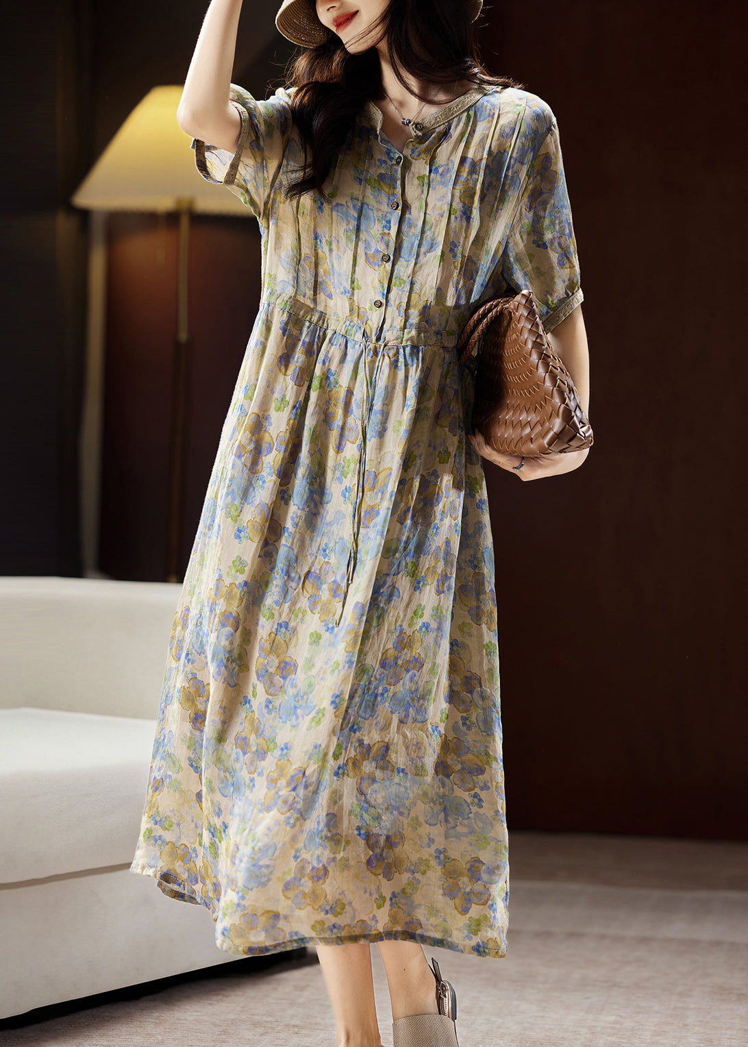 Classic Vintage Dress with a Flattering Fit