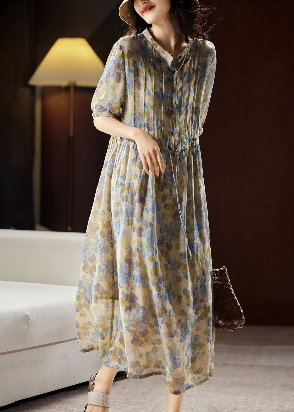 Classic Vintage Dress with a Flattering Fit