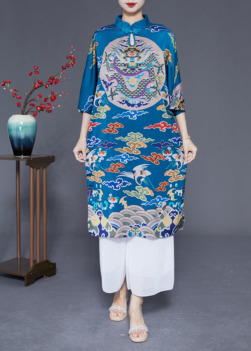 Beautifully Crafted Dress in a Classic Style