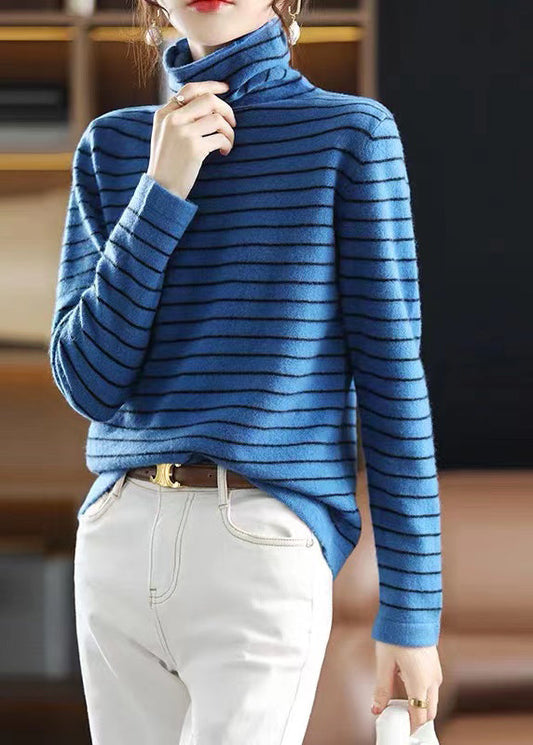 Beautifully Finished Sweater in a Timeless Design