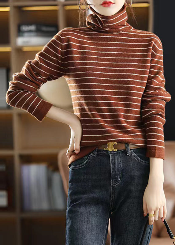 Beautifully Finished Sweater in a Timeless Design