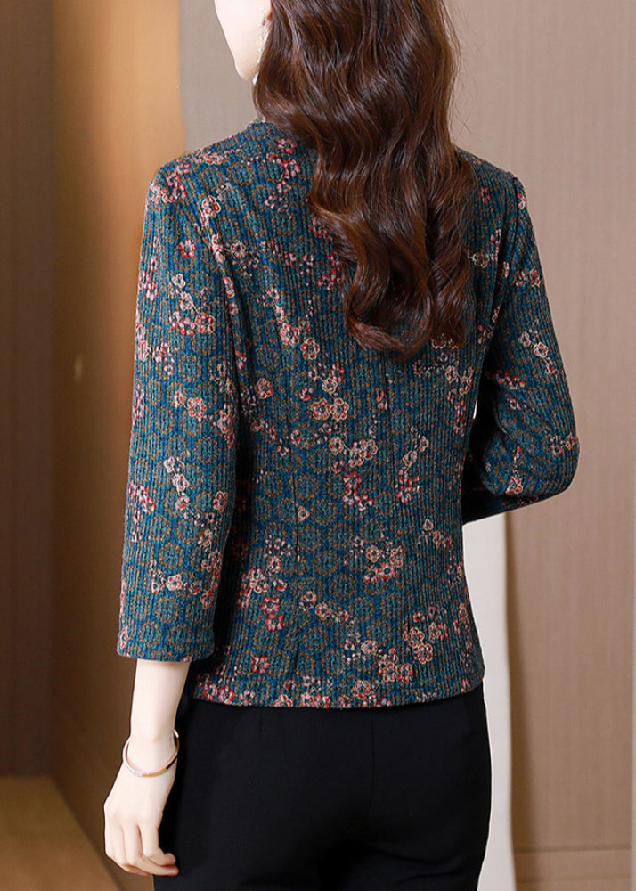 Classic Vintage Shirt with a Flattering Fit