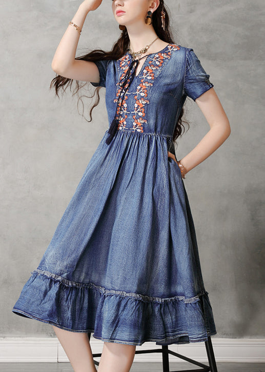 Classic Vintage Dress with a Flattering Fit