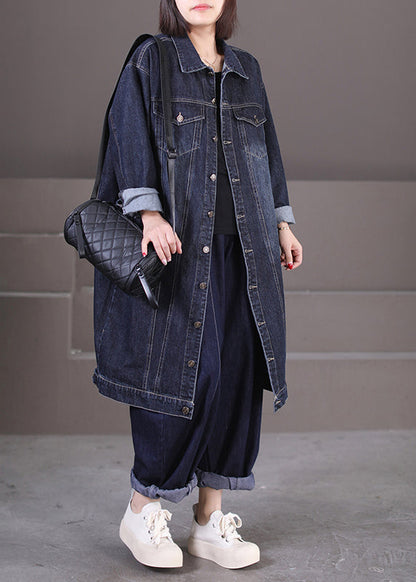 Well Tailored Coat with a Graceful Silhouette