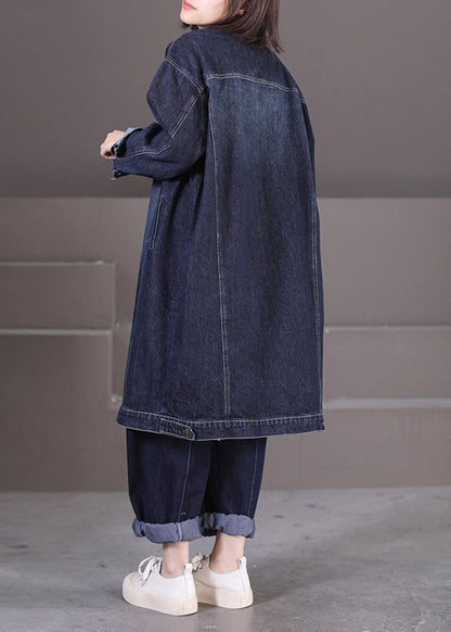 Well Tailored Coat with a Graceful Silhouette