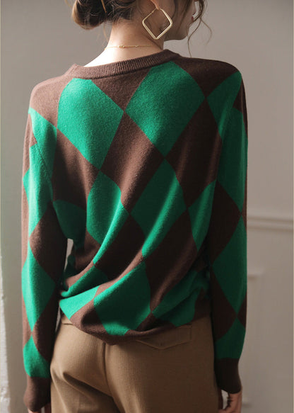 Effortlessly Elegant Sweater with a Timeless Design