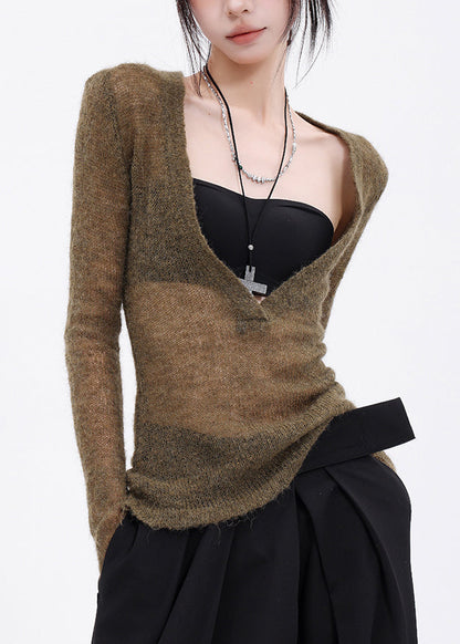 Beautifully Finished Blouse in a Timeless Design