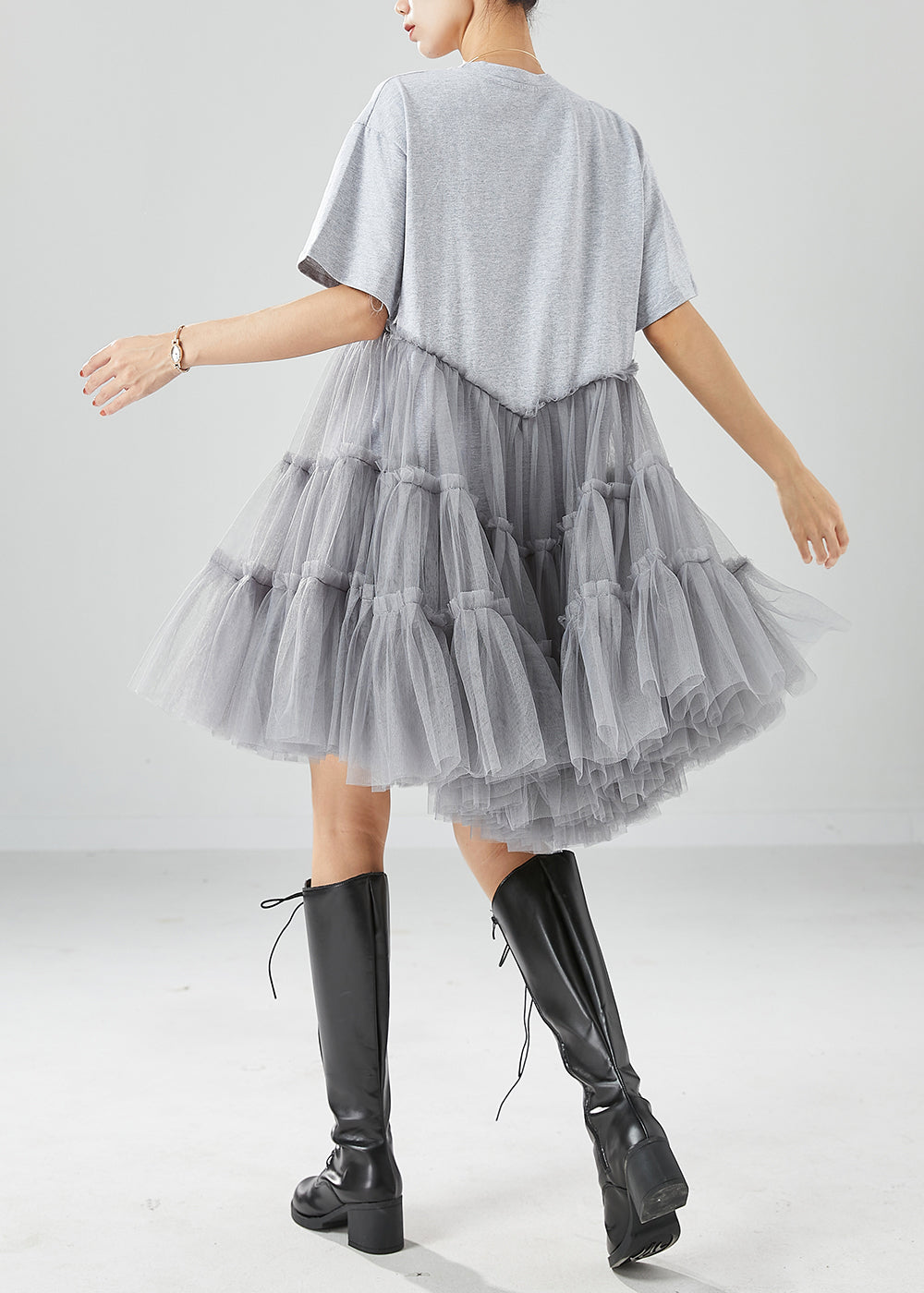Well Tailored Dress with a Graceful Silhouette