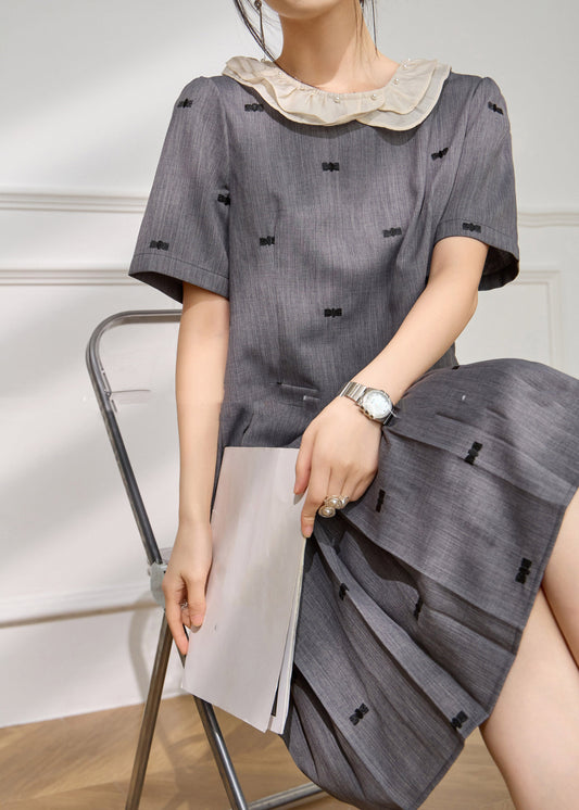 Effortlessly Elegant Dress with a Timeless Design