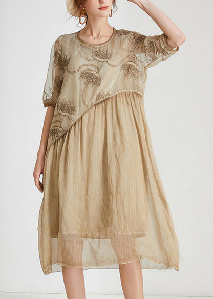Well Tailored Dress with a Graceful Silhouette