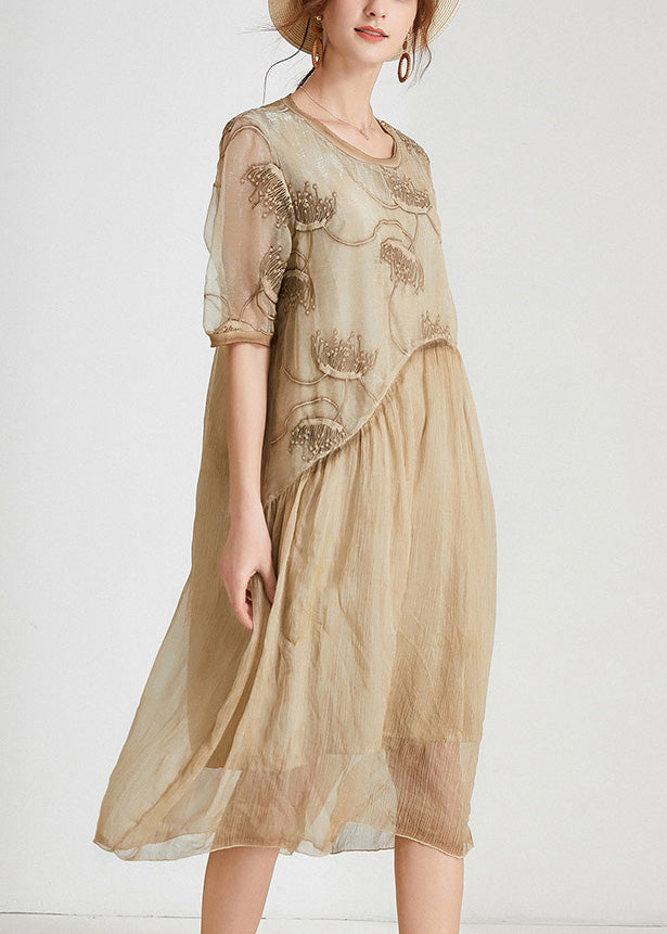 Well Tailored Dress with a Graceful Silhouette