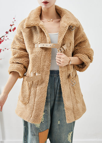 Well Tailored Coat with a Graceful Silhouette
