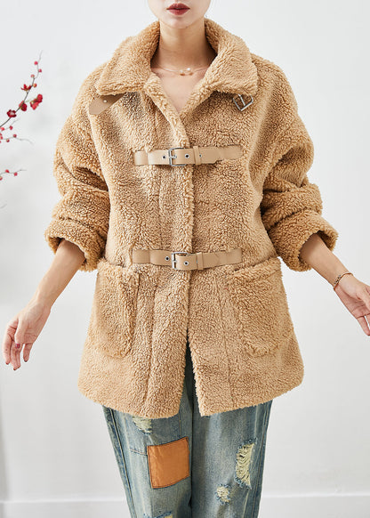 Well Tailored Coat with a Graceful Silhouette