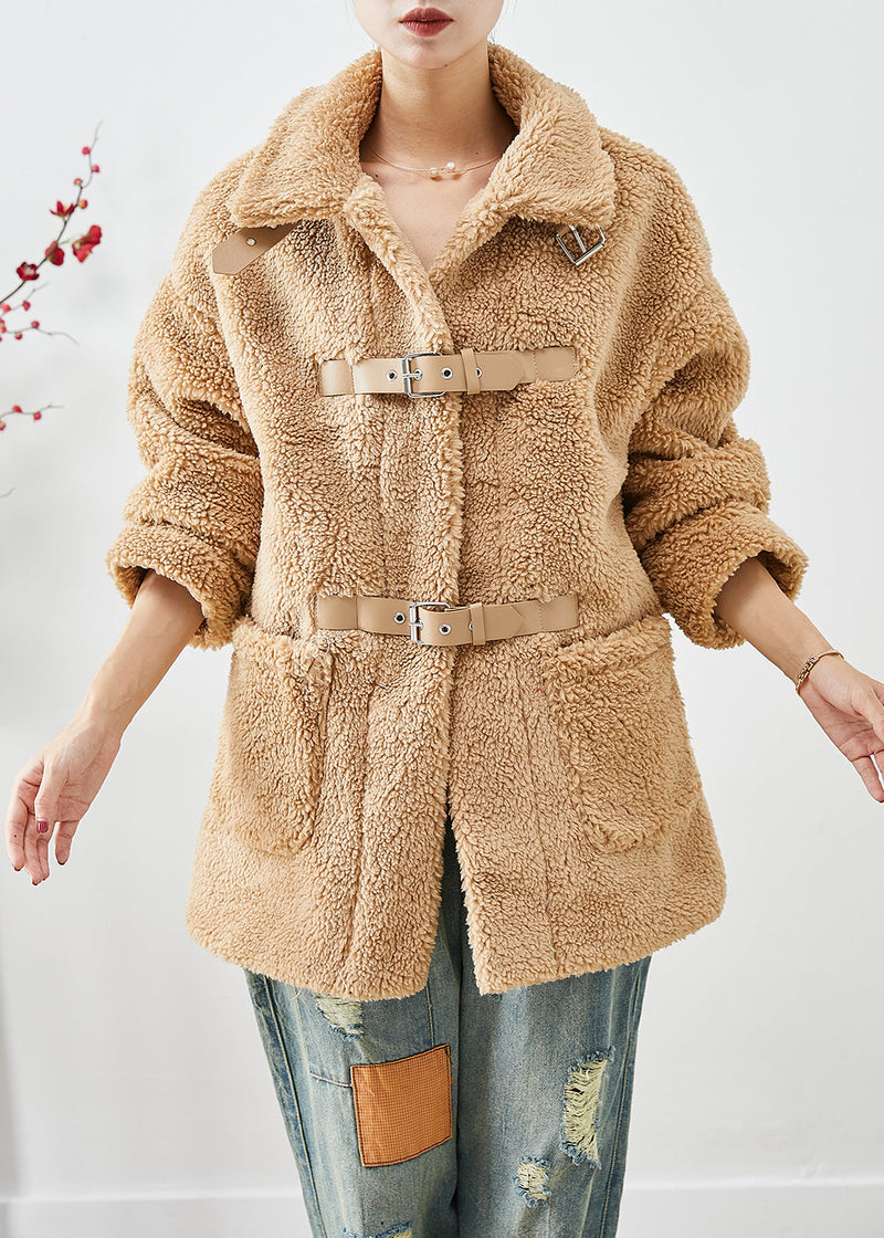 Well Tailored Coat with a Graceful Silhouette