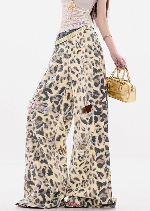 Well Tailored Pants with a Graceful Silhouette