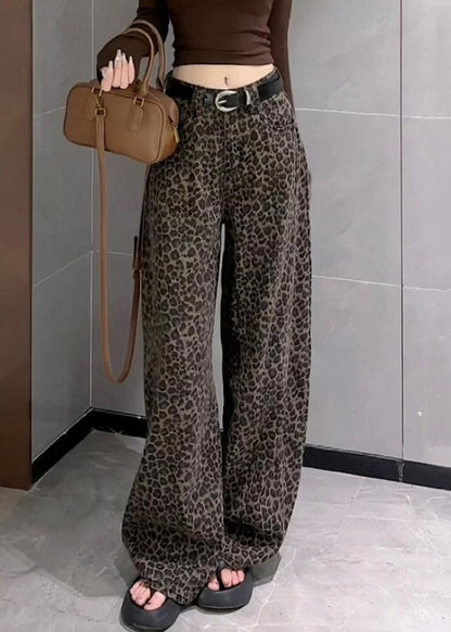 Classic Vintage Pants with a Flattering Fit