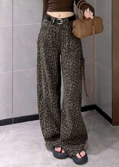 Classic Vintage Pants with a Flattering Fit