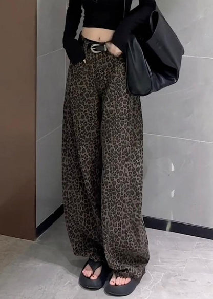 Classic Vintage Pants with a Flattering Fit