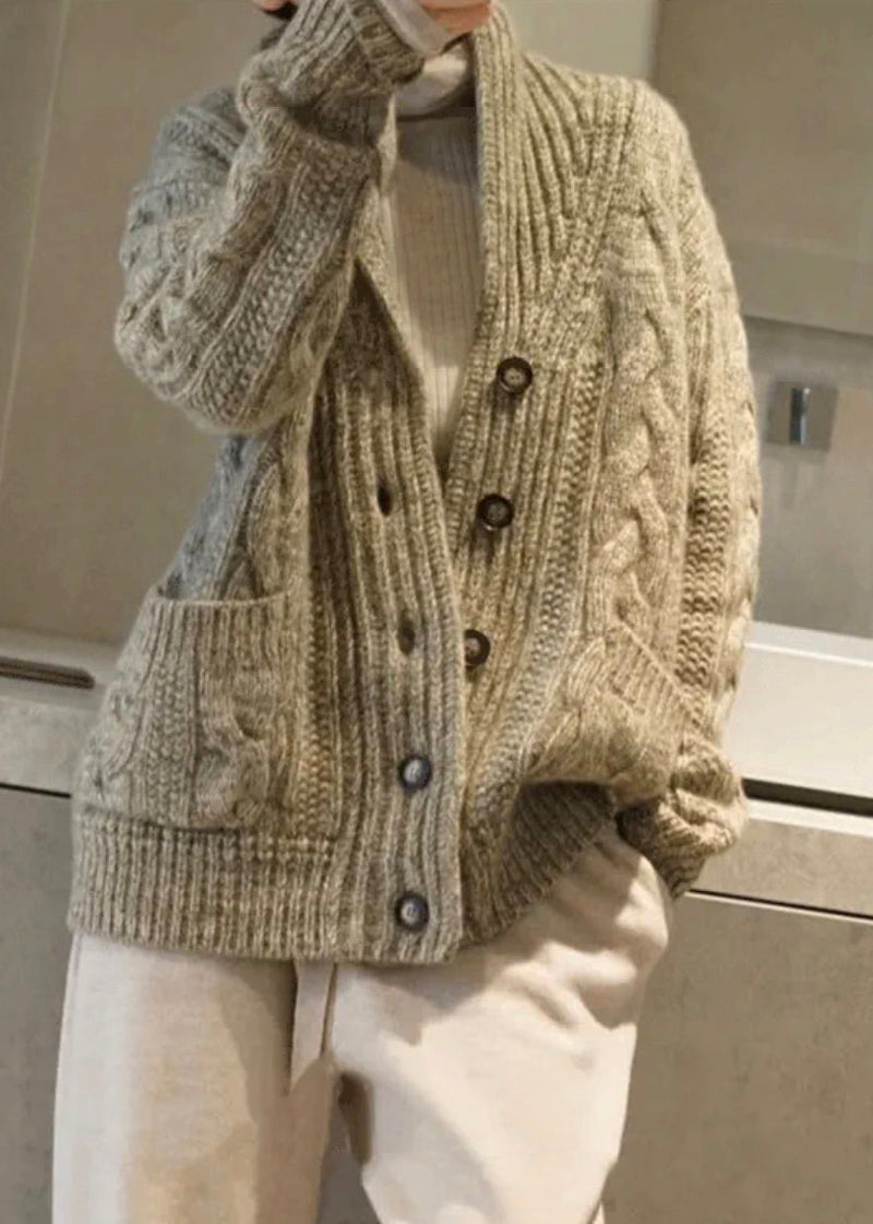 Effortlessly Elegant Coat with a Timeless Design