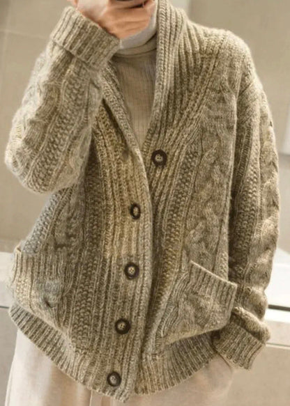Effortlessly Elegant Coat with a Timeless Design