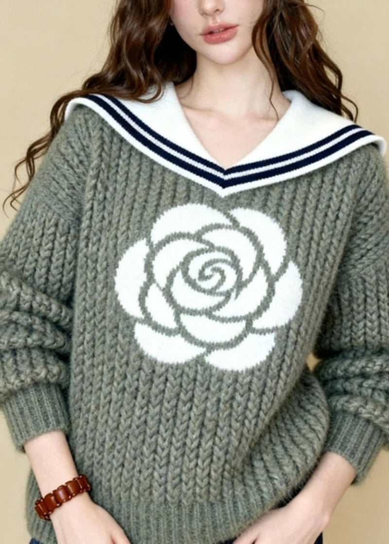 Well Tailored Sweater with a Graceful Silhouette