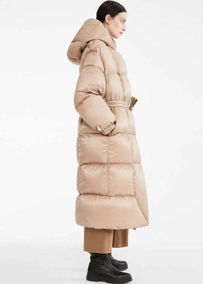 Well Tailored Coat with a Graceful Silhouette