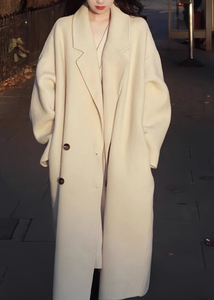 Beautifully Finished Coat in a Timeless Design