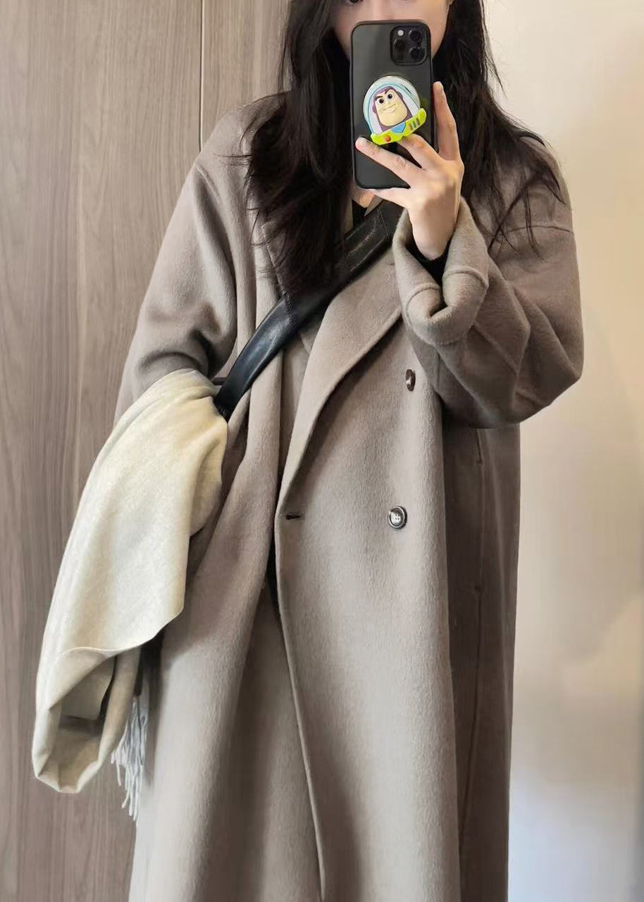 Beautifully Finished Coat in a Timeless Design