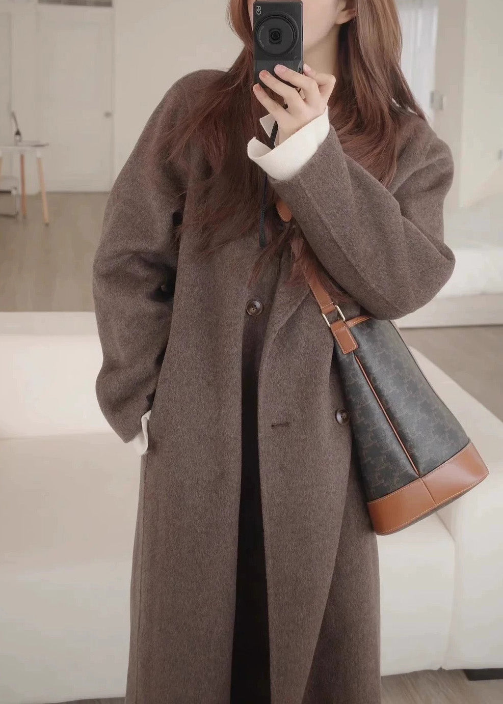 Beautifully Finished Coat in a Timeless Design