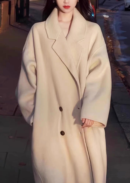 Beautifully Finished Coat in a Timeless Design