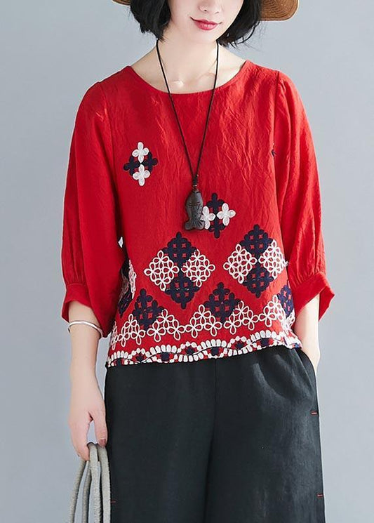 Effortlessly Elegant Top with a Timeless Design