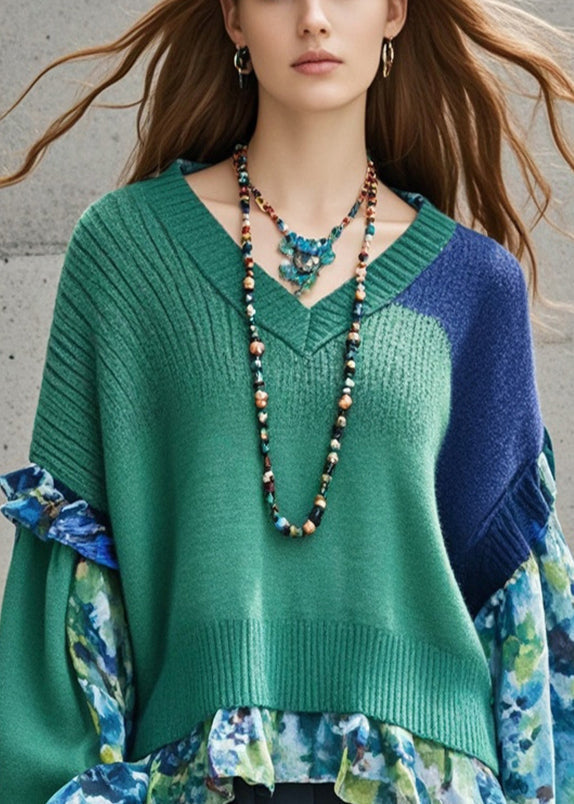 Classic Vintage Pullover with a Flattering Fit