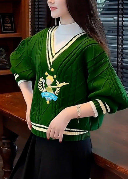 Classic Vintage Sweater with a Flattering Fit
