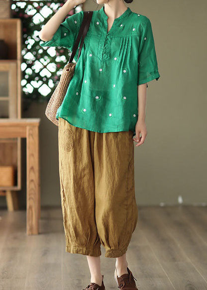 Effortlessly Elegant Pants with a Timeless Design