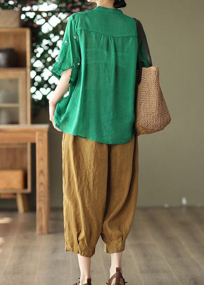 Effortlessly Elegant Pants with a Timeless Design