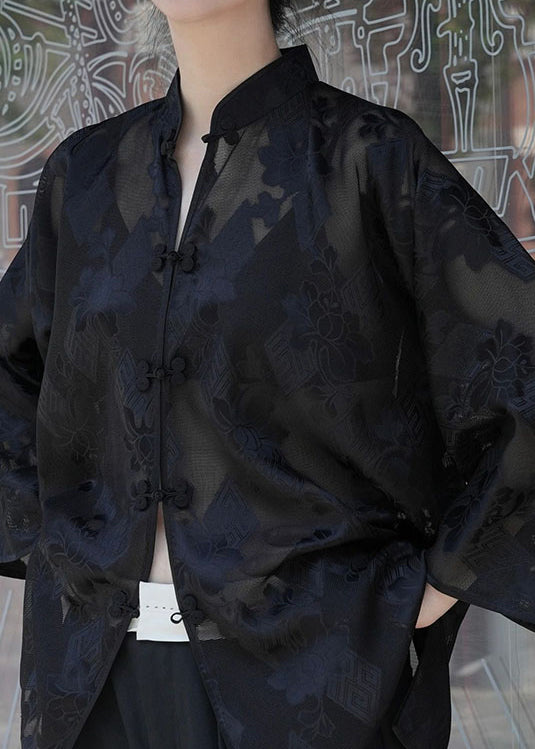 Classic Vintage Shirt with a Flattering Fit