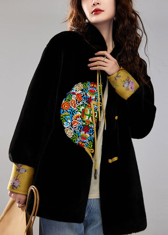 Effortlessly Elegant Coat with a Timeless Design