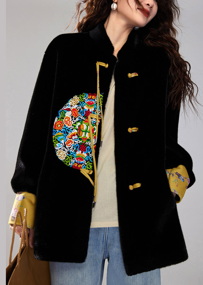 Effortlessly Elegant Coat with a Timeless Design