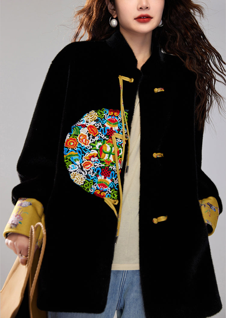 Effortlessly Elegant Coat with a Timeless Design
