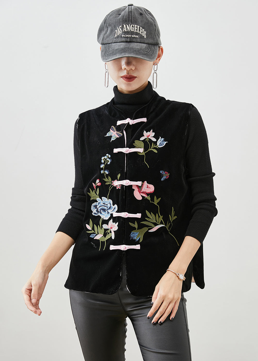 Effortlessly Elegant Garment with a Timeless Design