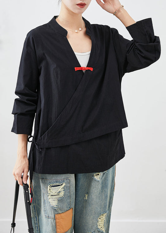 Classic Vintage Blouse with a Flattering Fit