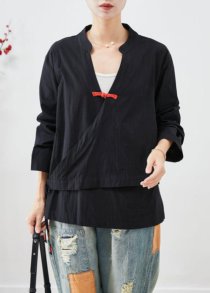 Classic Vintage Blouse with a Flattering Fit