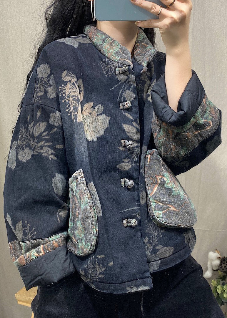 Well Tailored Coat with a Graceful Silhouette