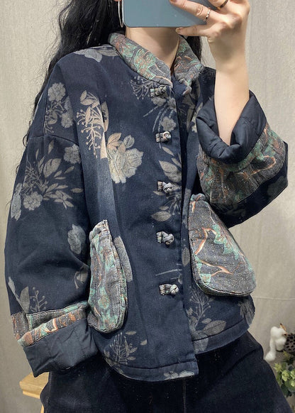 Well Tailored Coat with a Graceful Silhouette