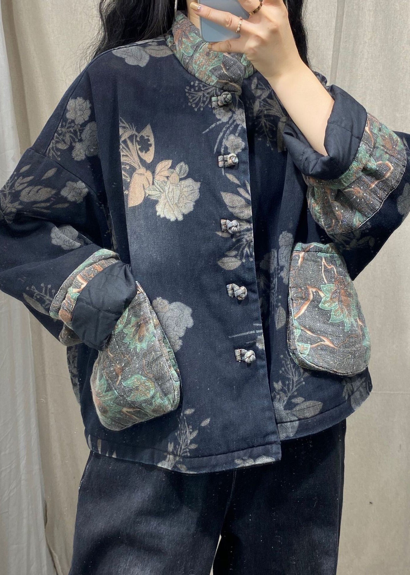 Well Tailored Coat with a Graceful Silhouette