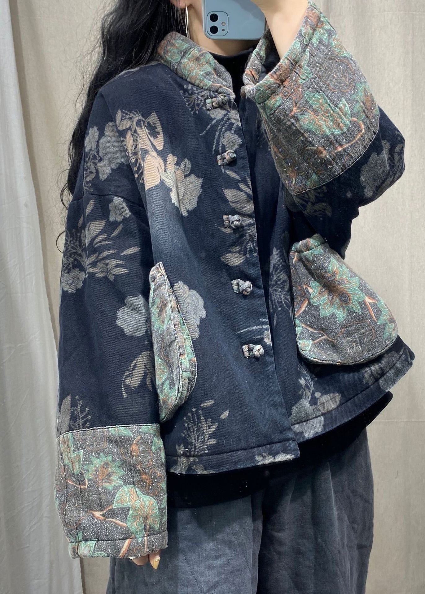 Well Tailored Coat with a Graceful Silhouette