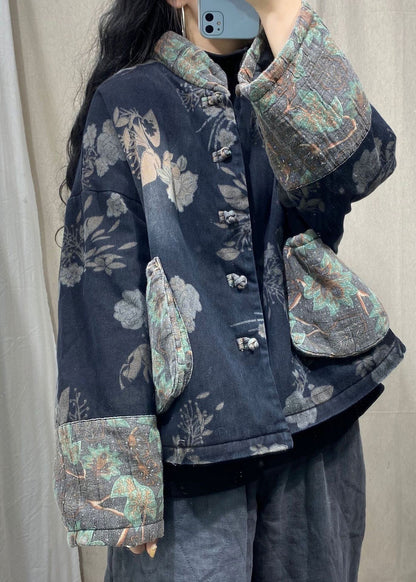 Well Tailored Coat with a Graceful Silhouette
