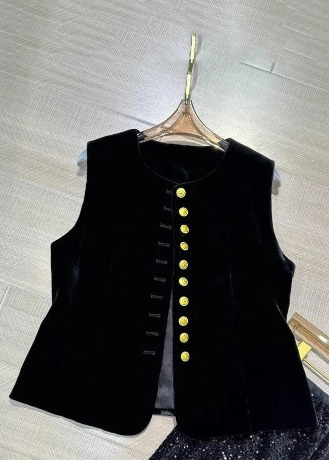 A Vintage Style Coat with Delicate Timeless Details