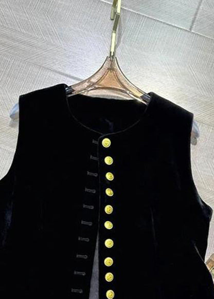 A Vintage Style Coat with Delicate Timeless Details