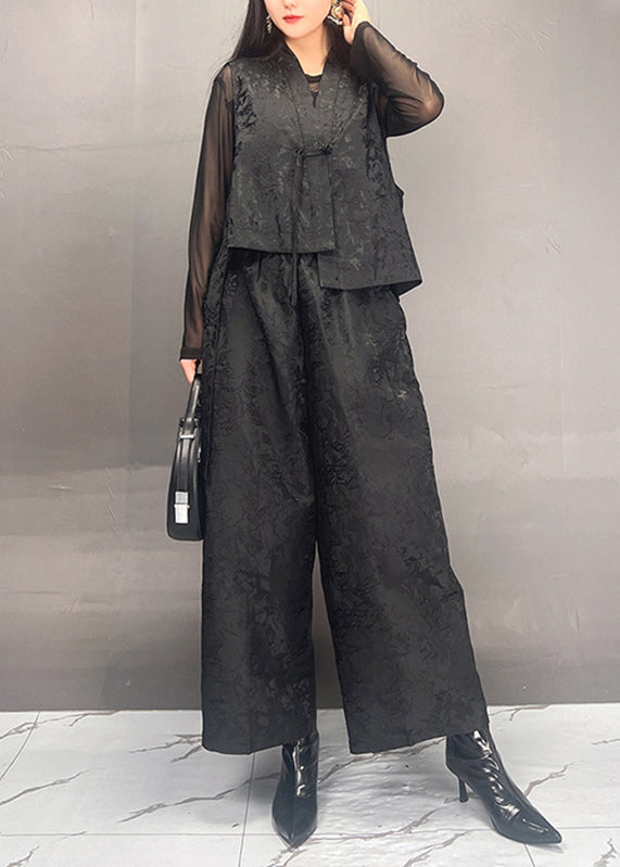 Well Tailored Pants with a Graceful Silhouette